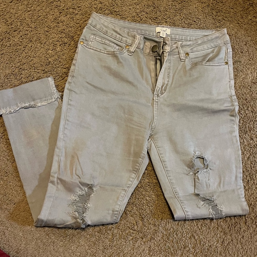 Easel ripped jeans